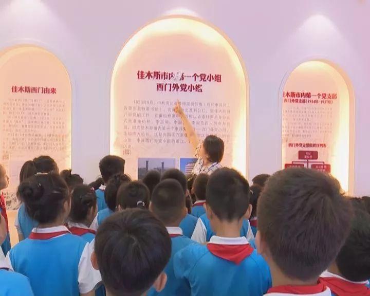 三人游玩黄河被困“孤岛” 3小时,消防出动皮划艇救人